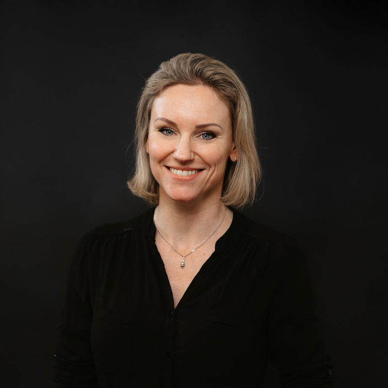 Portretfoto van vitaliteitscoach Caroline Slikker.