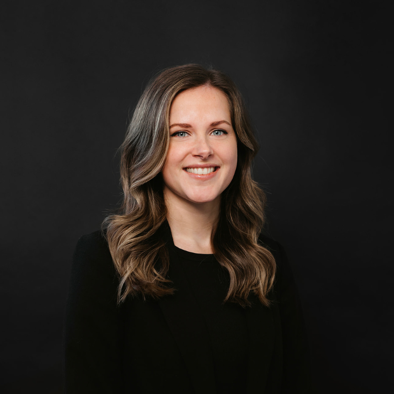 Portretfoto van medewerker servicebureau Eefje Meuwese.