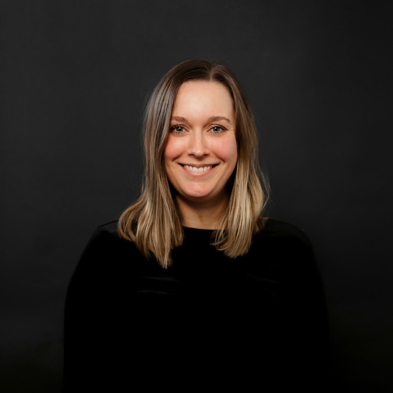 Portretfoto van marketeer Iris Bouman.