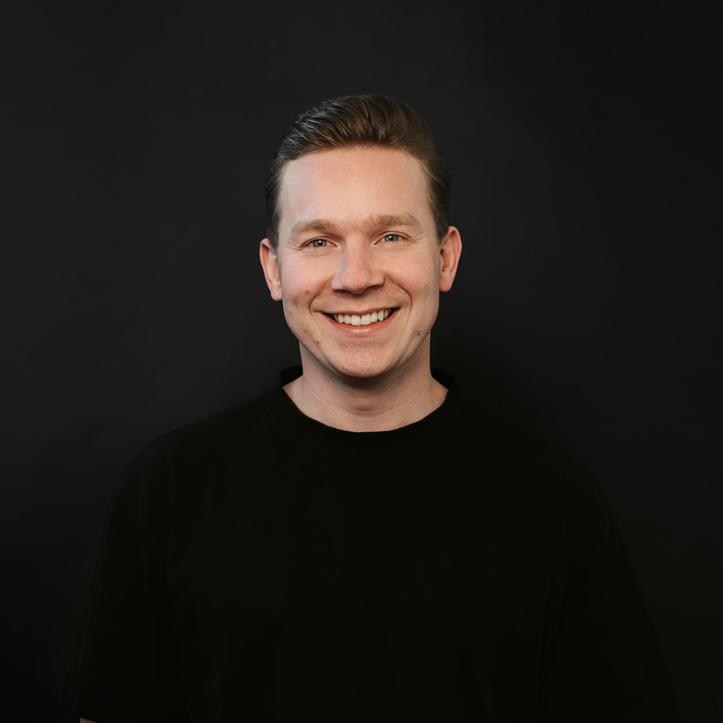 Portretfoto van Stijn Langewisch.